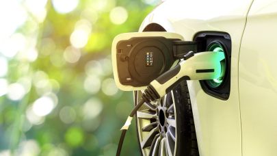 duurzame elektrische wagen opladen