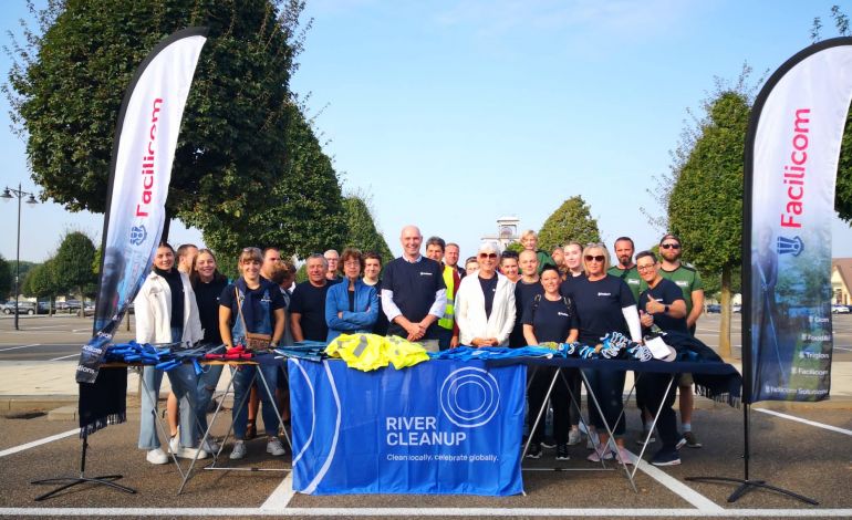 Vrijwilligers River Cleanup Maasmechelen